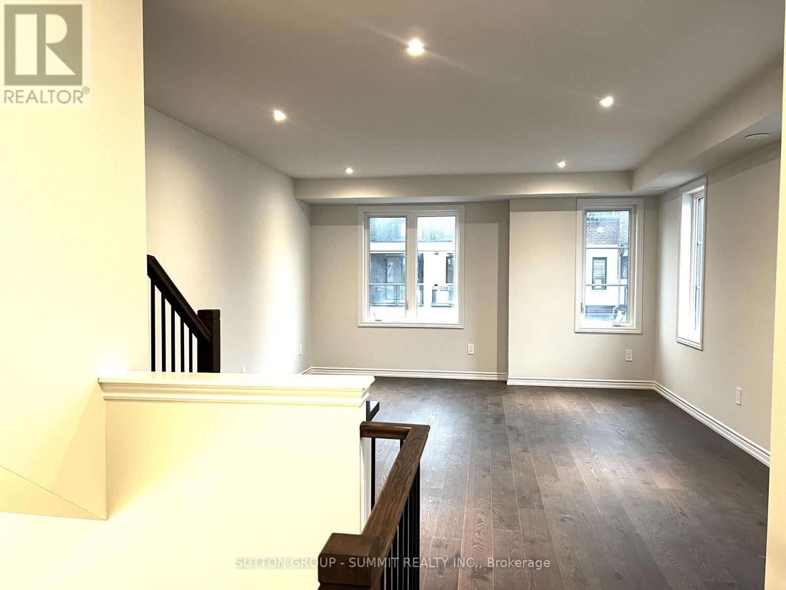 5930 Saigon Street, Mississauga, Ontario  L5V 0E9 - Photo 17 - W12743646