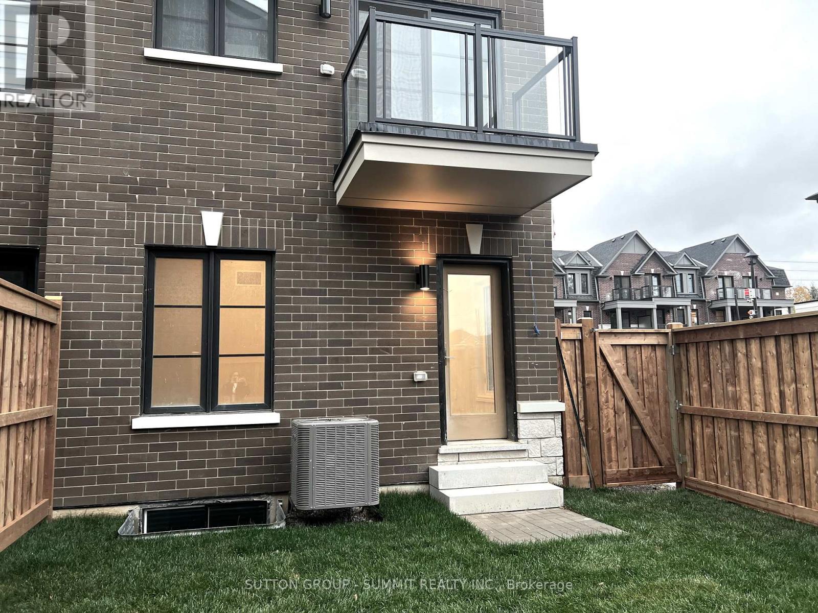 5930 Saigon Street, Mississauga, Ontario  L5V 0E9 - Photo 29 - W12743646