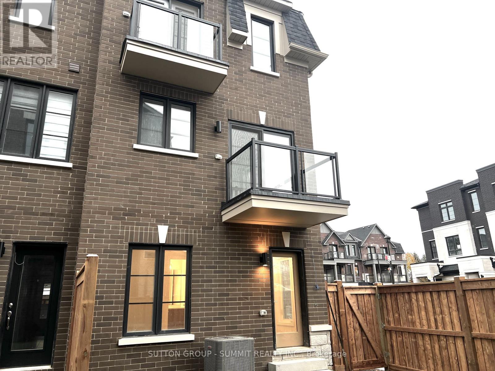 5930 Saigon Street, Mississauga, Ontario  L5V 0E9 - Photo 30 - W12743646