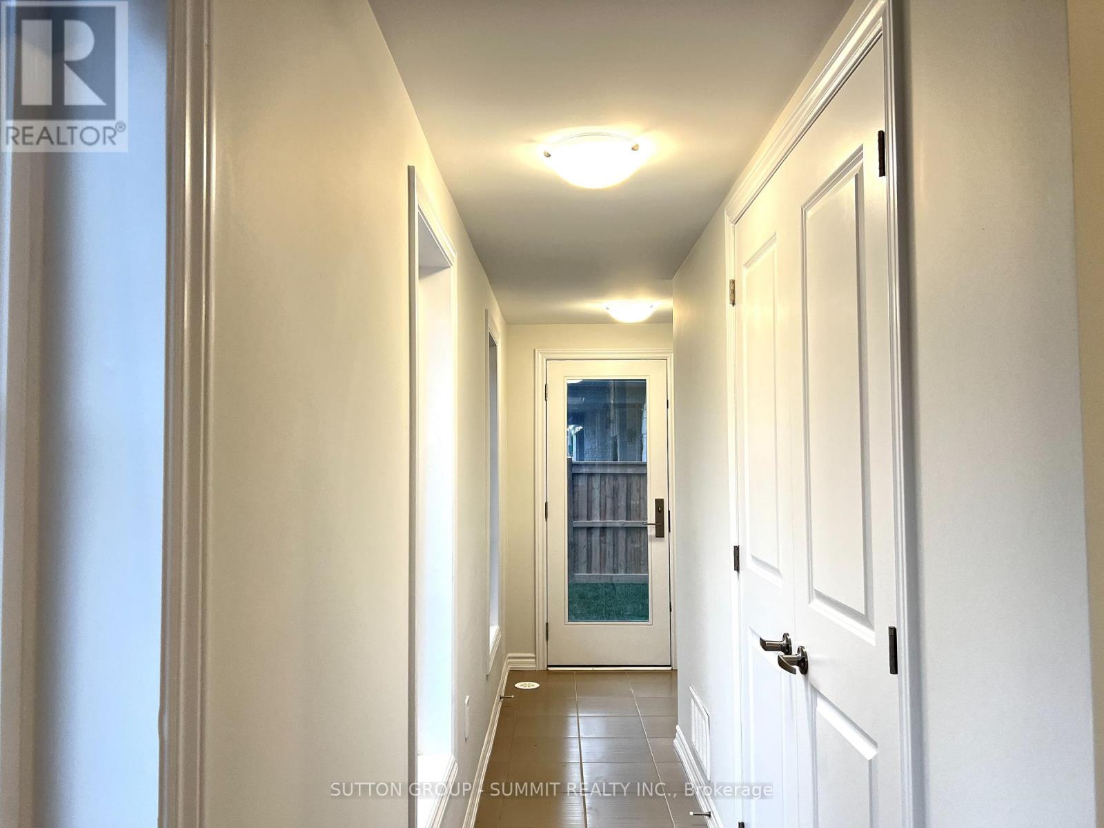 5930 Saigon Street, Mississauga, Ontario  L5V 0E9 - Photo 6 - W12743646