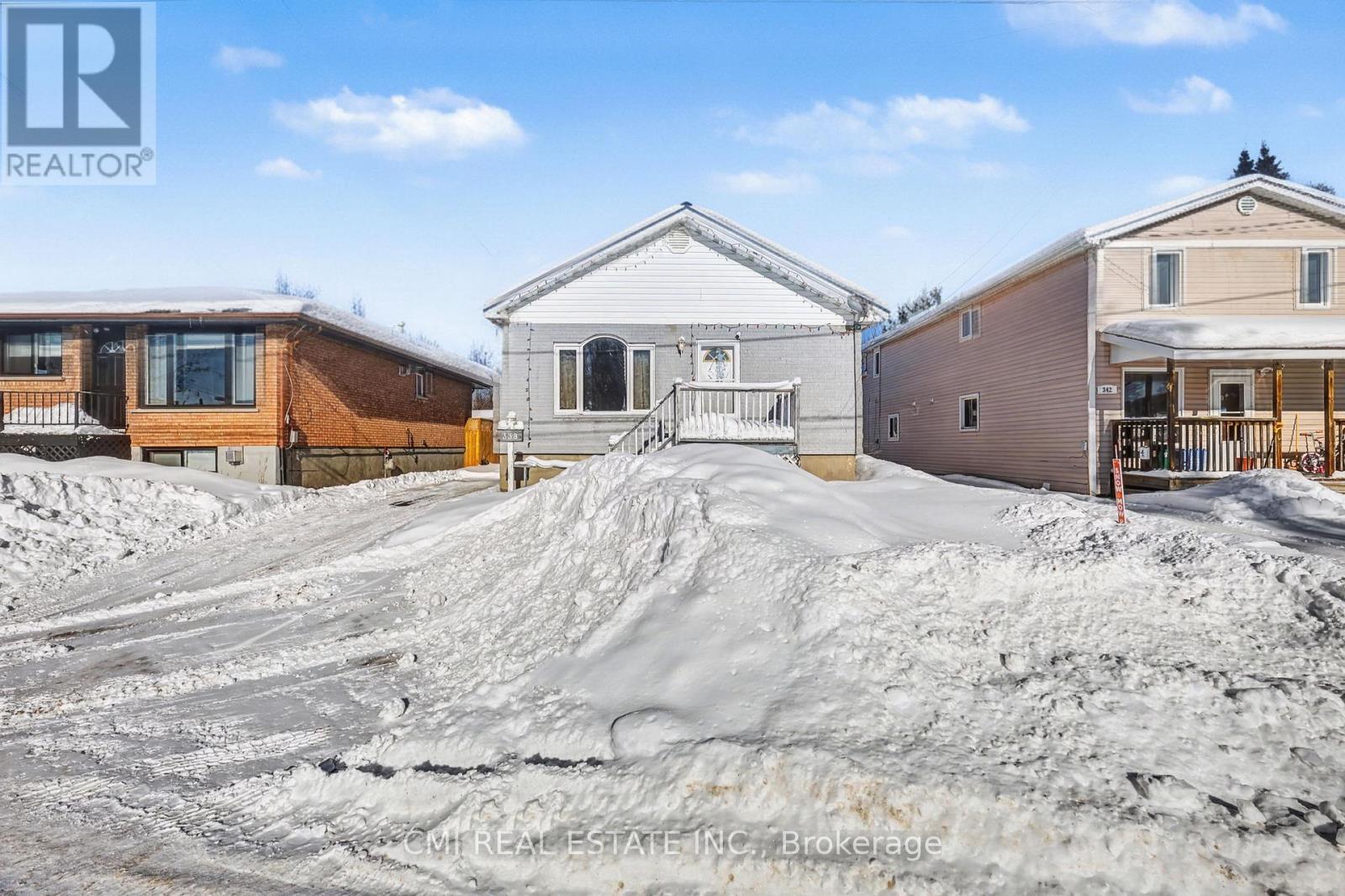 338 Perreault Street, Greater Sudbury, Ontario  P3B 2M6 - Photo 2 - X12743506