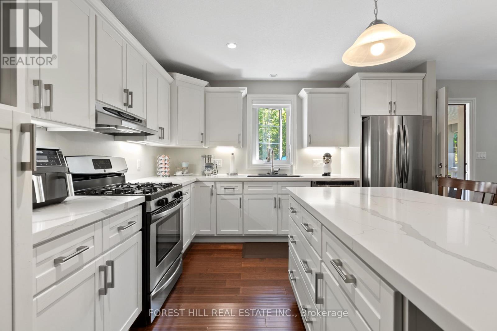 1025 Tower Crescent, Gravenhurst, Ontario  P0E 1G0 - Photo 11 - X12743570