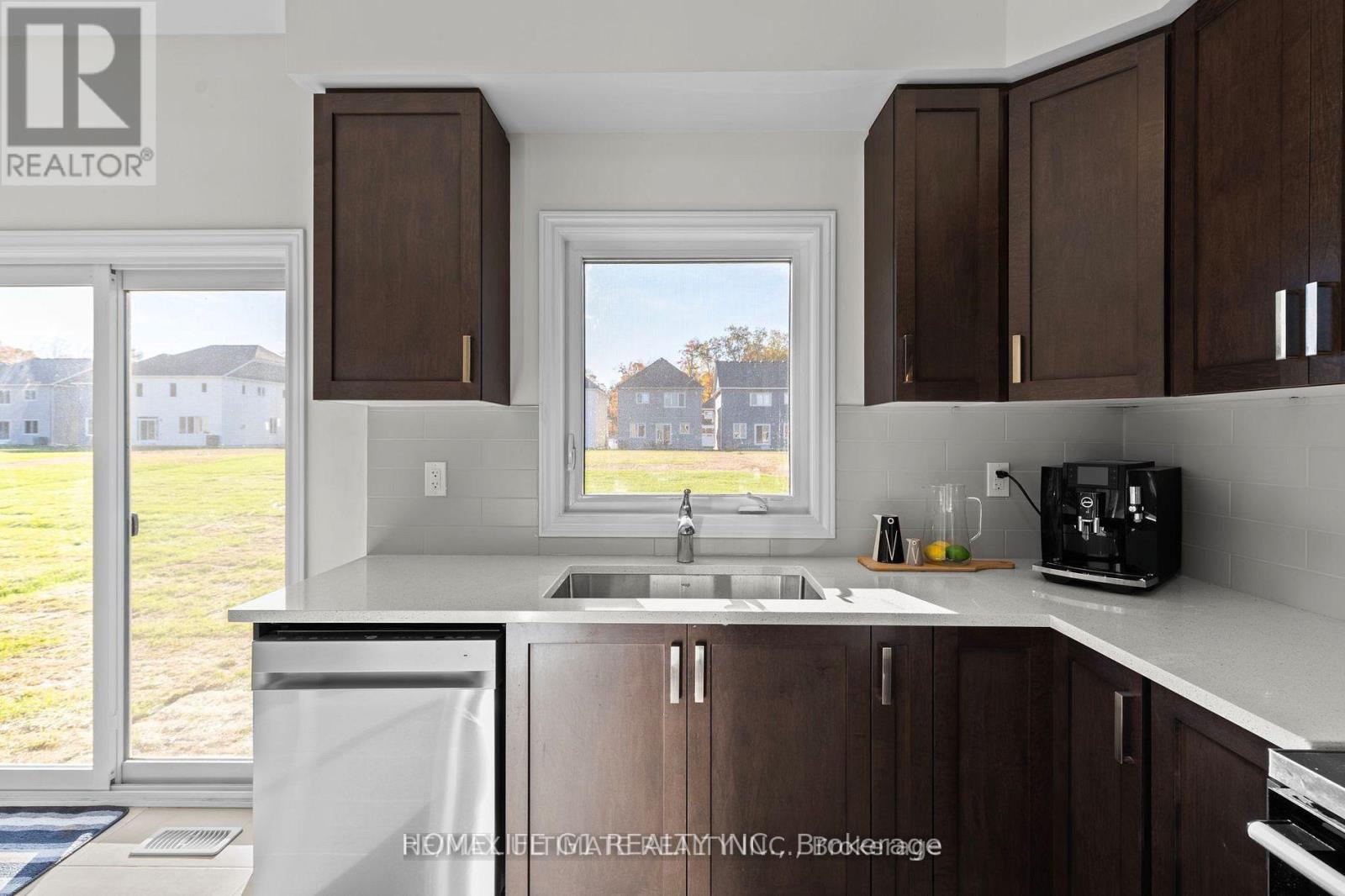 340 Mceachern Lane, Gravenhurst, Ontario  P1P 0H8 - Photo 6 - X12743596