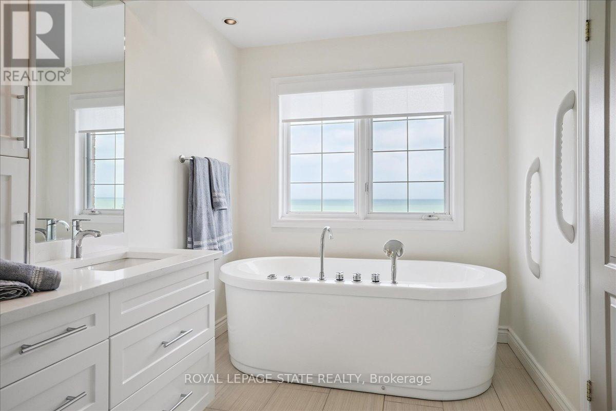 55 Edgewater Drive, Hamilton, Ontario  L8E 4Z2 - Photo 8 - X12743624