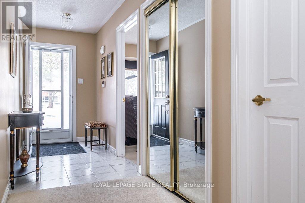 28 - 20 Meadowlands Boulevard, Hamilton, Ontario  L9K 1J5 - Photo 3 - X12743636