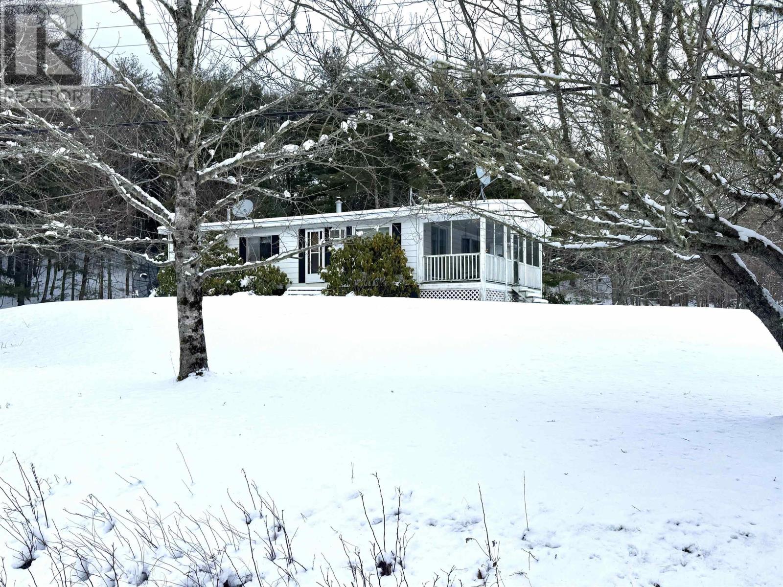 8042 Highway 8, South Brookfield, Nova Scotia B0T 1X0 - Photo 2 - 202601809