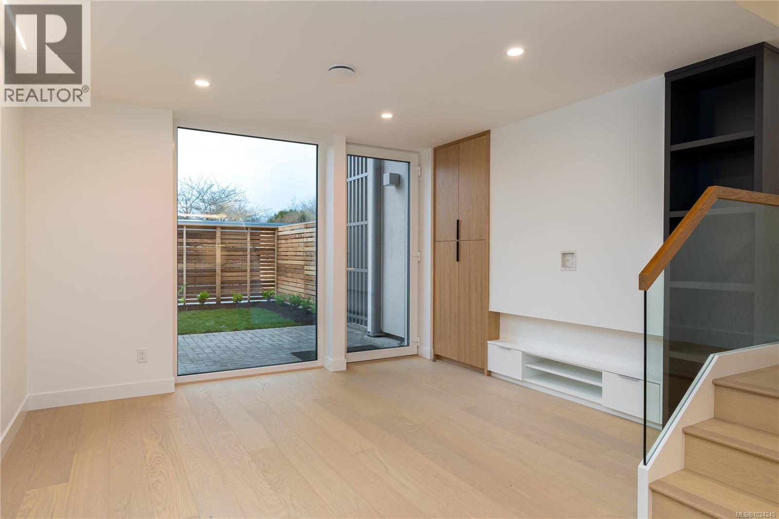 1 1417 May St, Victoria, British Columbia  V8S 1C2 - Photo 5 - 1024245