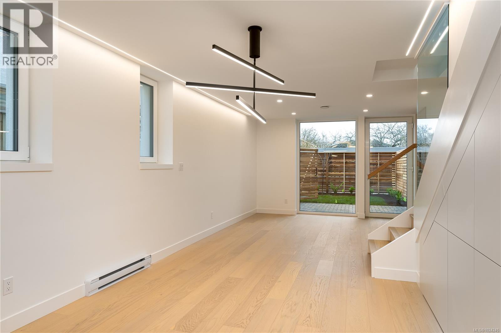 1 1417 May St, Victoria, British Columbia  V8S 1C2 - Photo 6 - 1024245