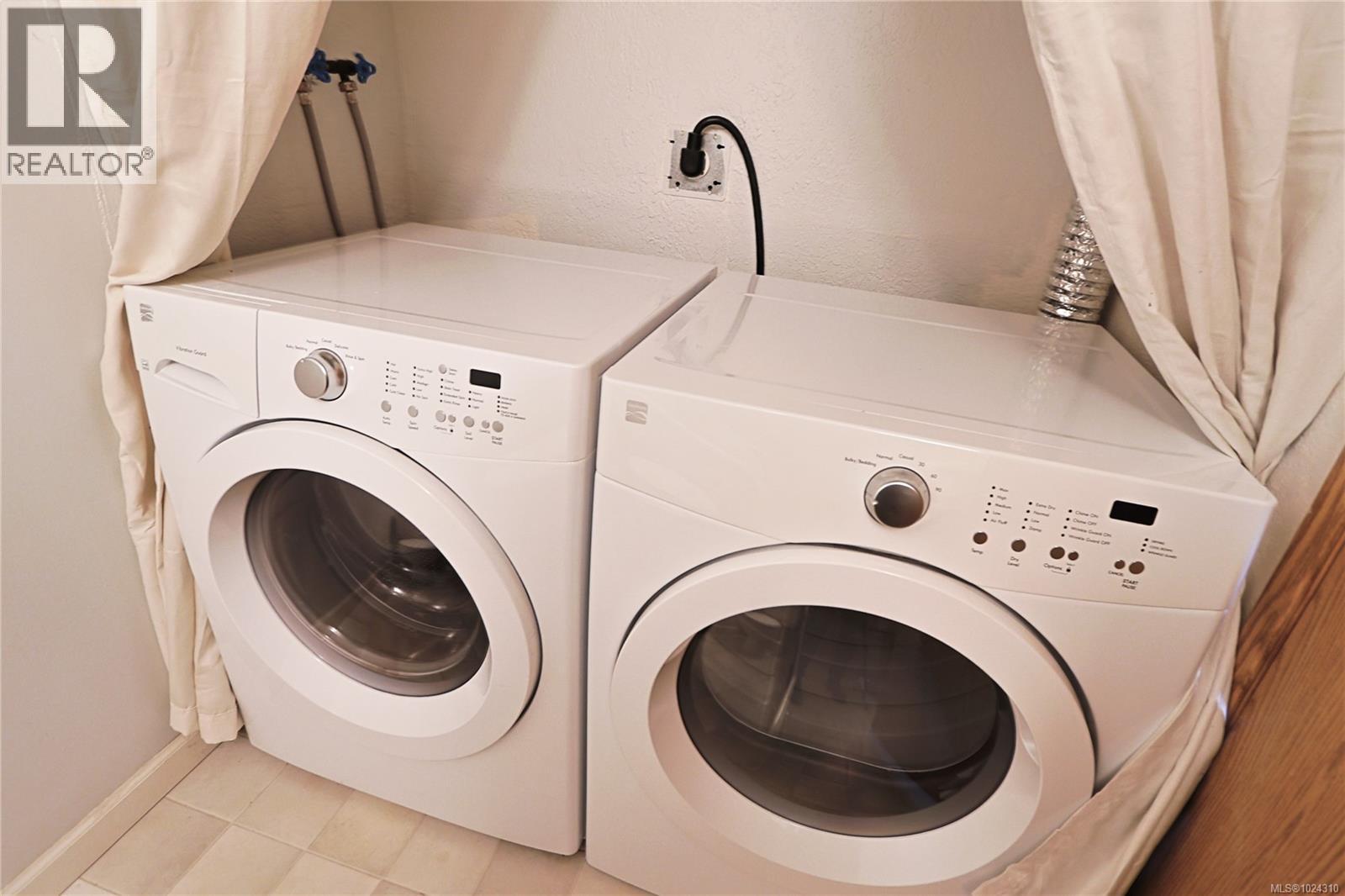 208 69 Gorge Rd W, Saanich, British Columbia V9A 1L9 - Photo 12 - 1024310