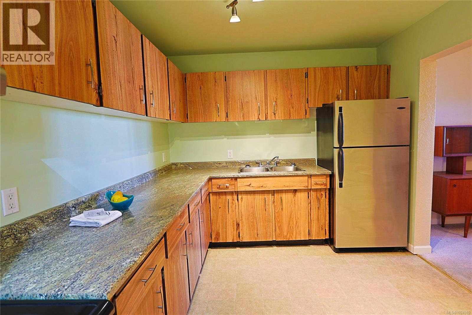 208 69 Gorge Rd W, Saanich, British Columbia V9A 1L9 - Photo 8 - 1024310