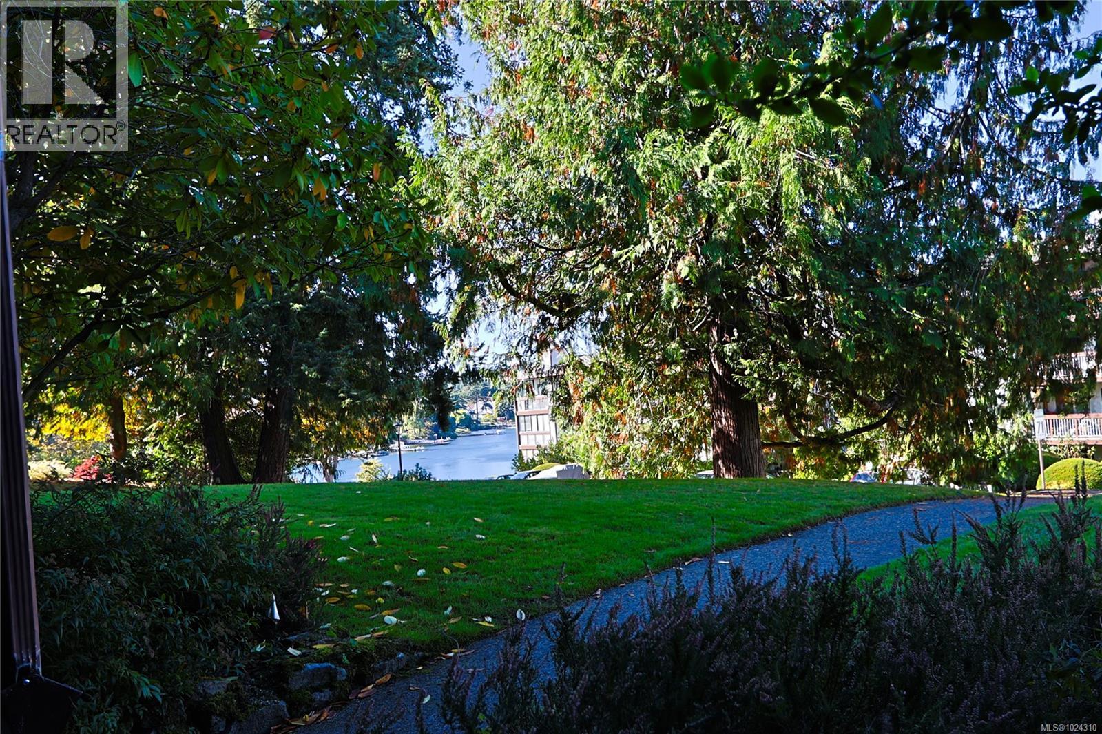 208 69 Gorge Rd W, Saanich, British Columbia V9A 1L9 - Photo 42 - 1024310