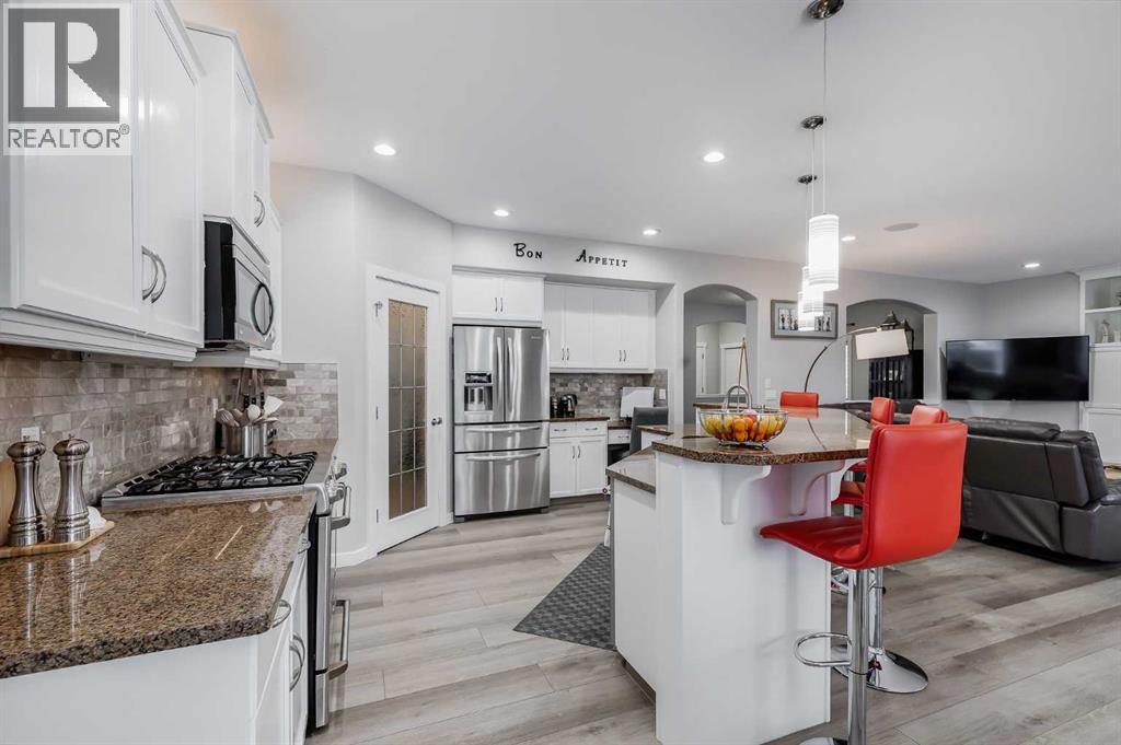 214 Chapalina Court Se, Calgary, Alberta  T2X 3X2 - Photo 9 - A2282838