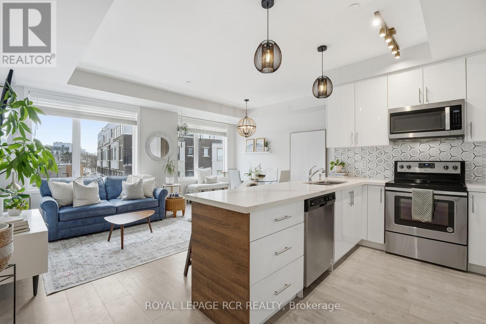 36 - 200 Alex Gardner Circle, Aurora, Ontario  L4G 3G5 - Photo 1 - N12739178