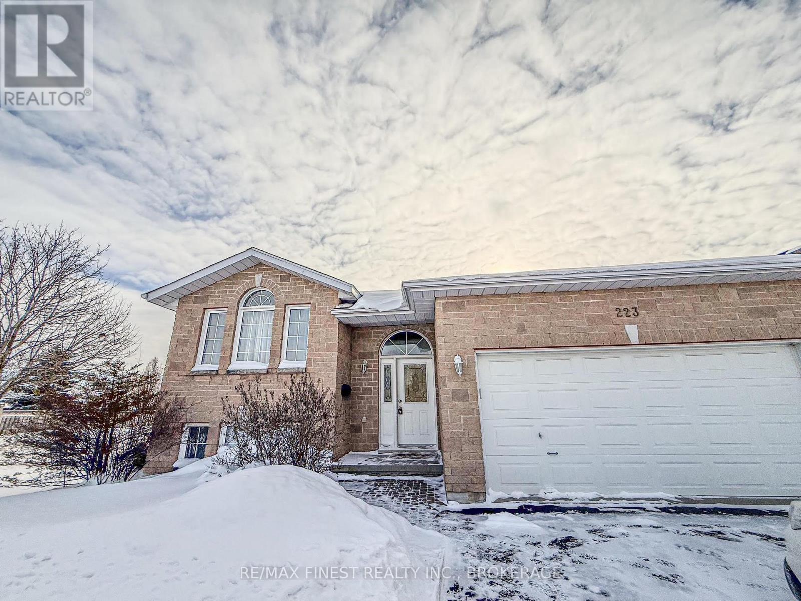 223 Sheridan Street, Kingston, Ontario K7P 3E4 - Photo 1 - X12743764