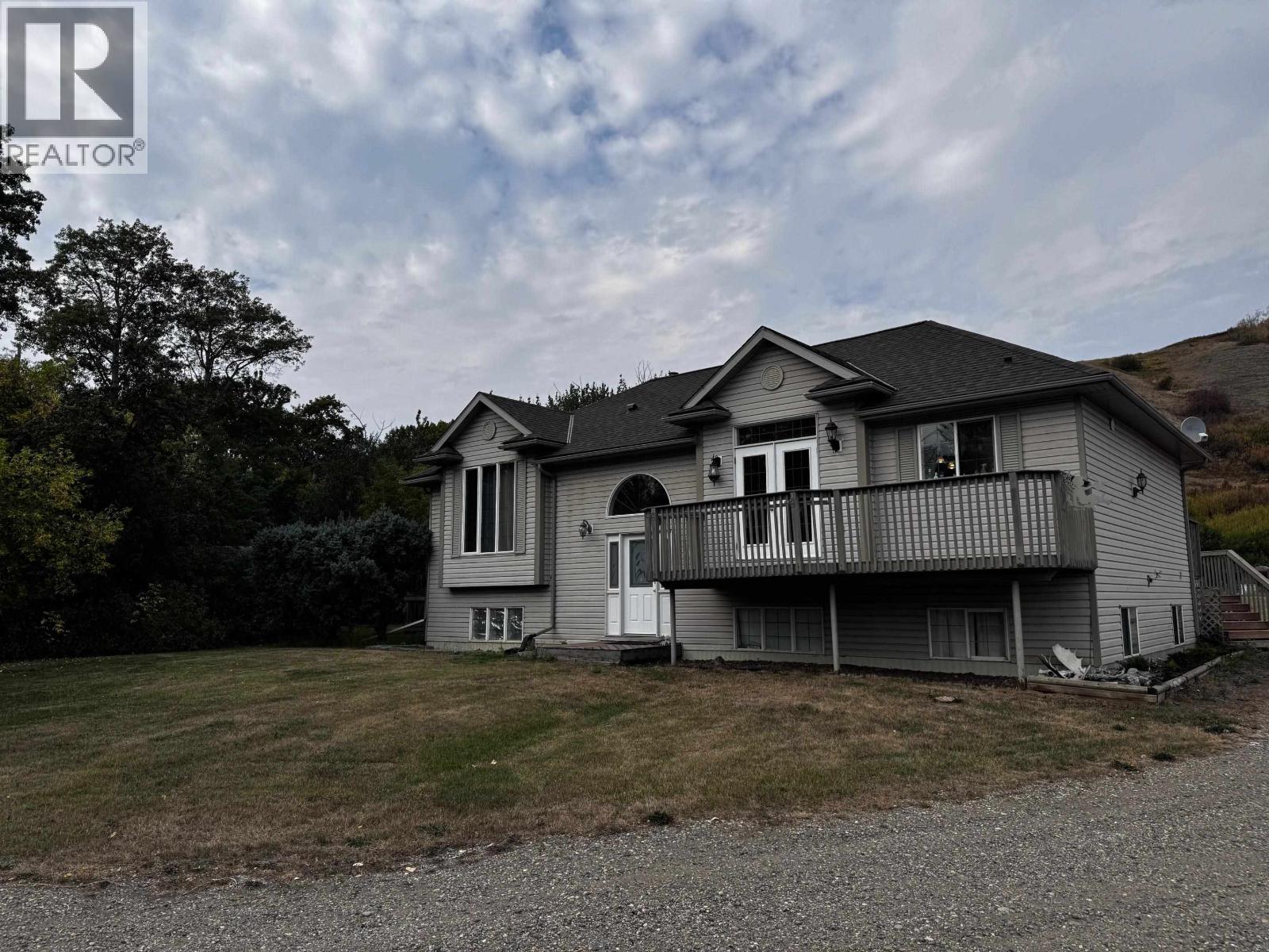 9824 Birch Avenue, Taylor, British Columbia  V0C 2K0 - Photo 2 - R3084864