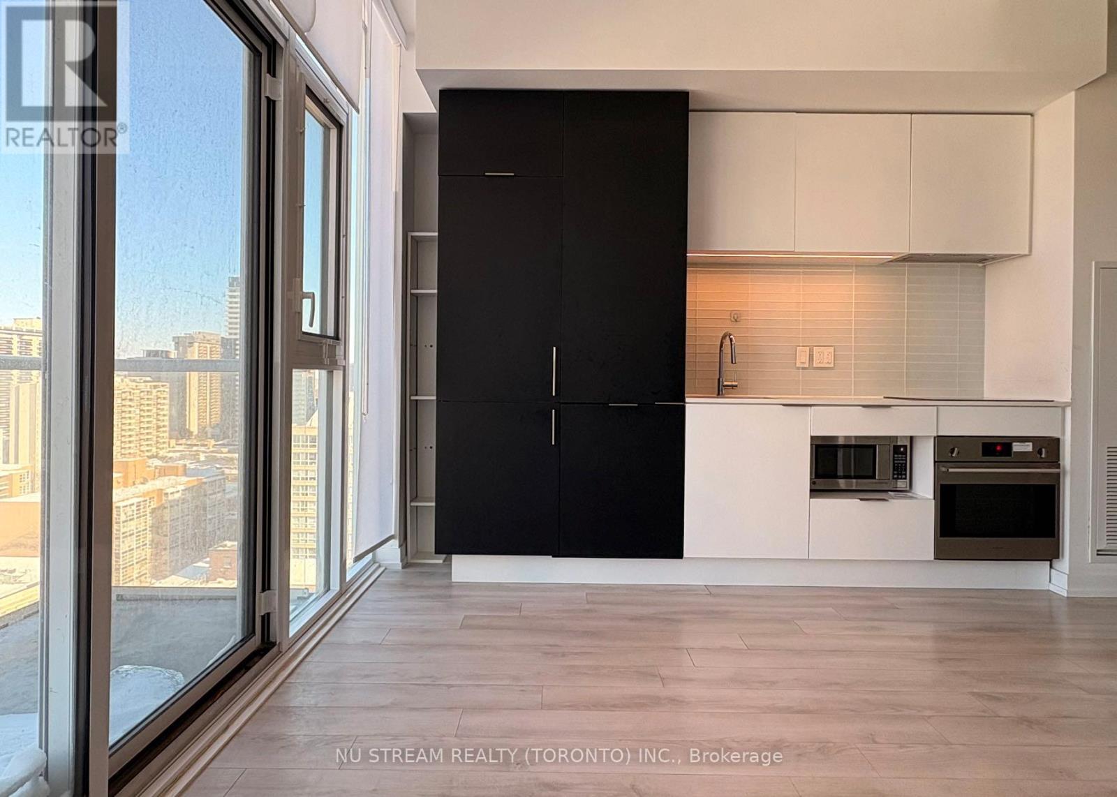 1202 - 33 HELENDALE AVENUE, Toronto, Ontario