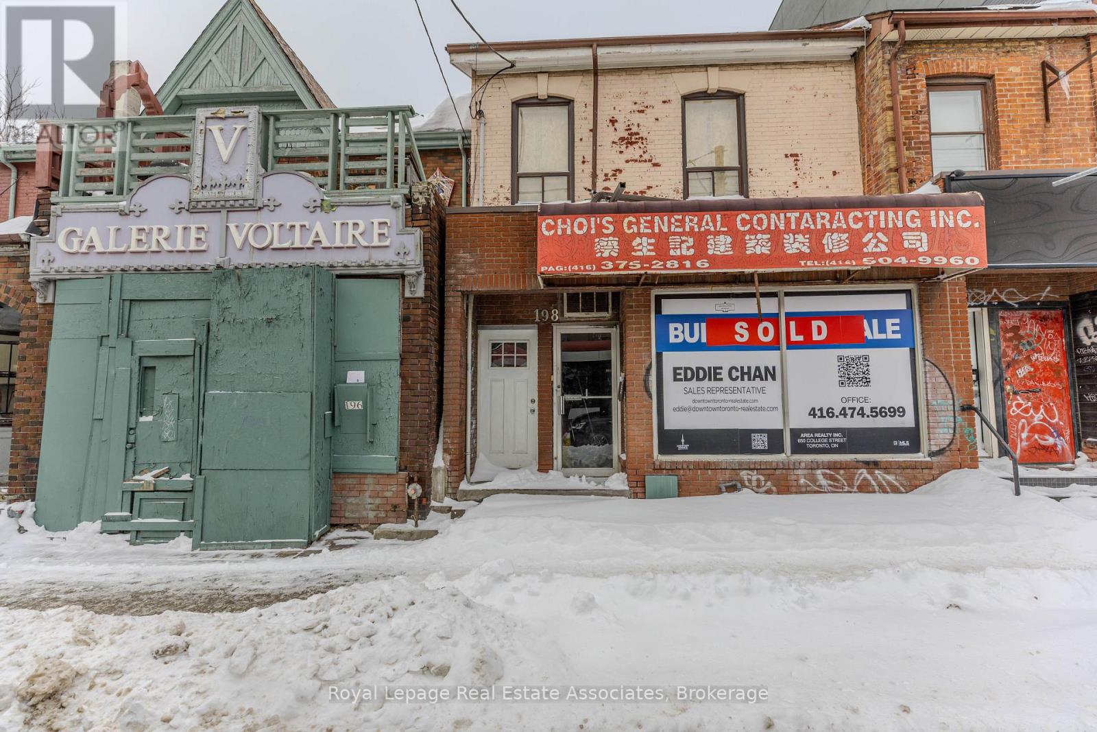 198 BATHURST STREET, Toronto, Ontario