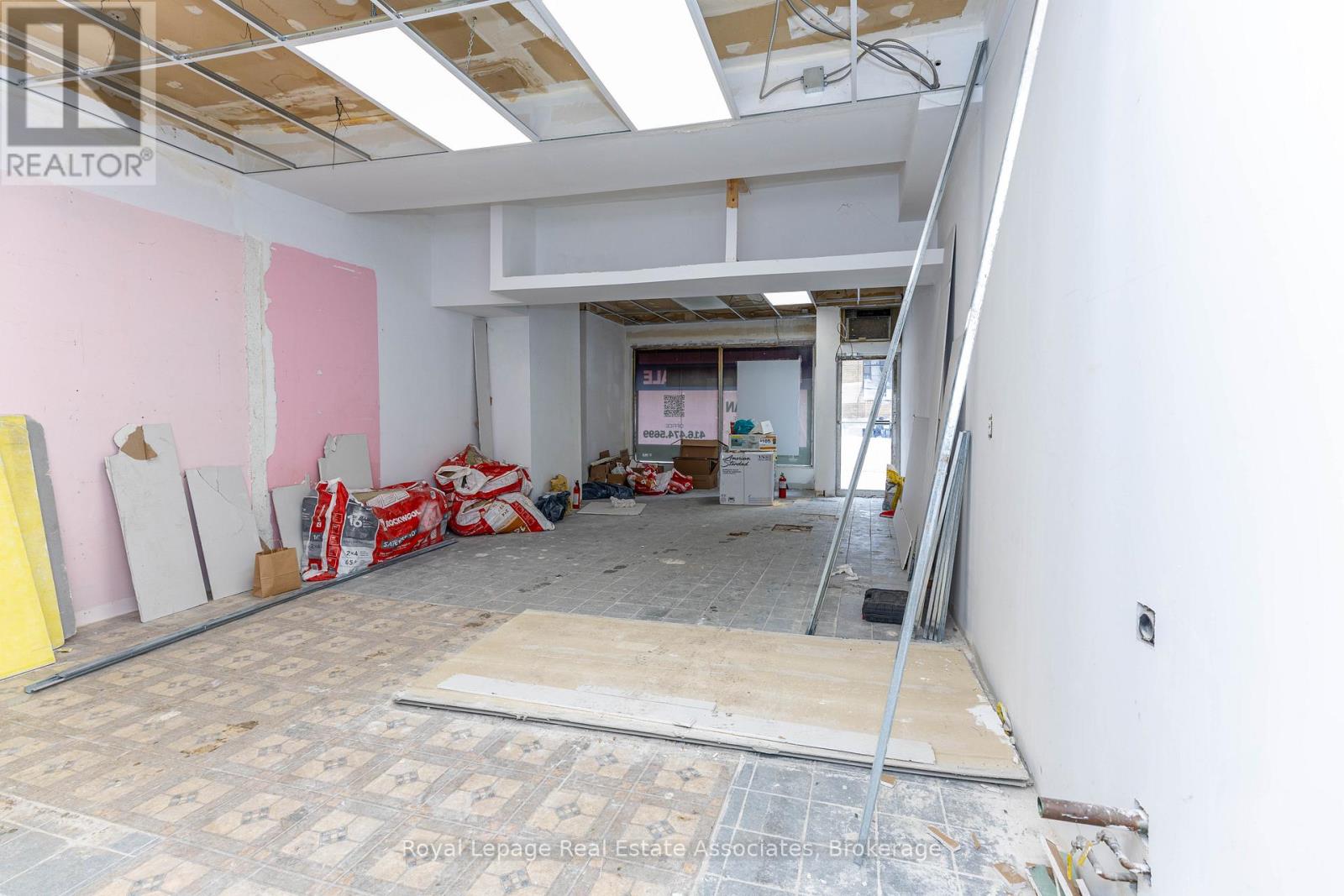 198 Bathurst Street, Toronto, Ontario  M5T 2R8 - Photo 11 - C12743736