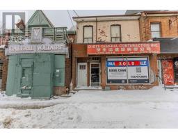 198 BATHURST STREET, Toronto, Ontario