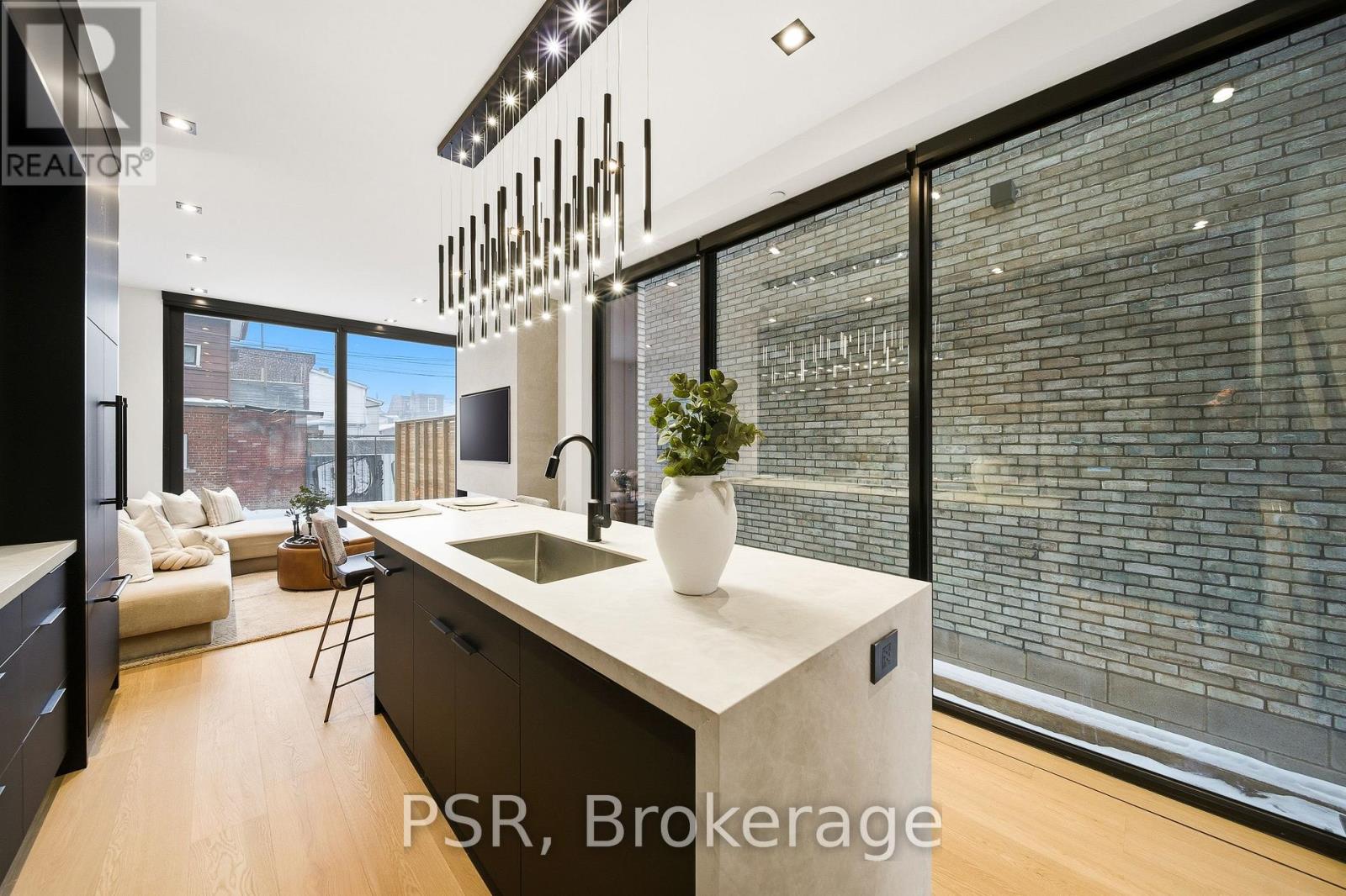 178 Gladstone Avenue, Toronto, Ontario  M6J 3L4 - Photo 4 - C12743750