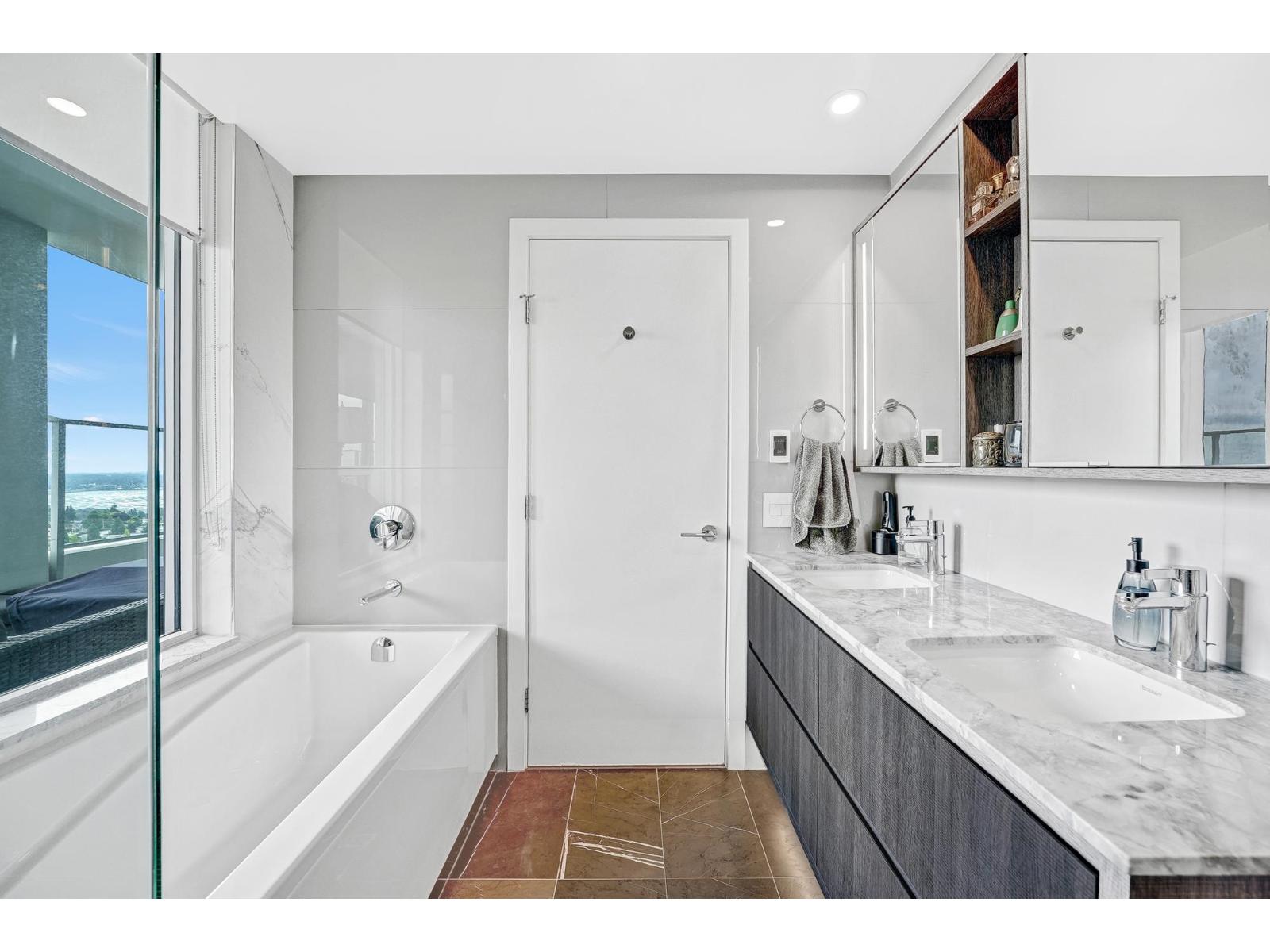 1302 1441 Johnston Road, White Rock, British Columbia  V4B 3Z4 - Photo 12 - R3084852