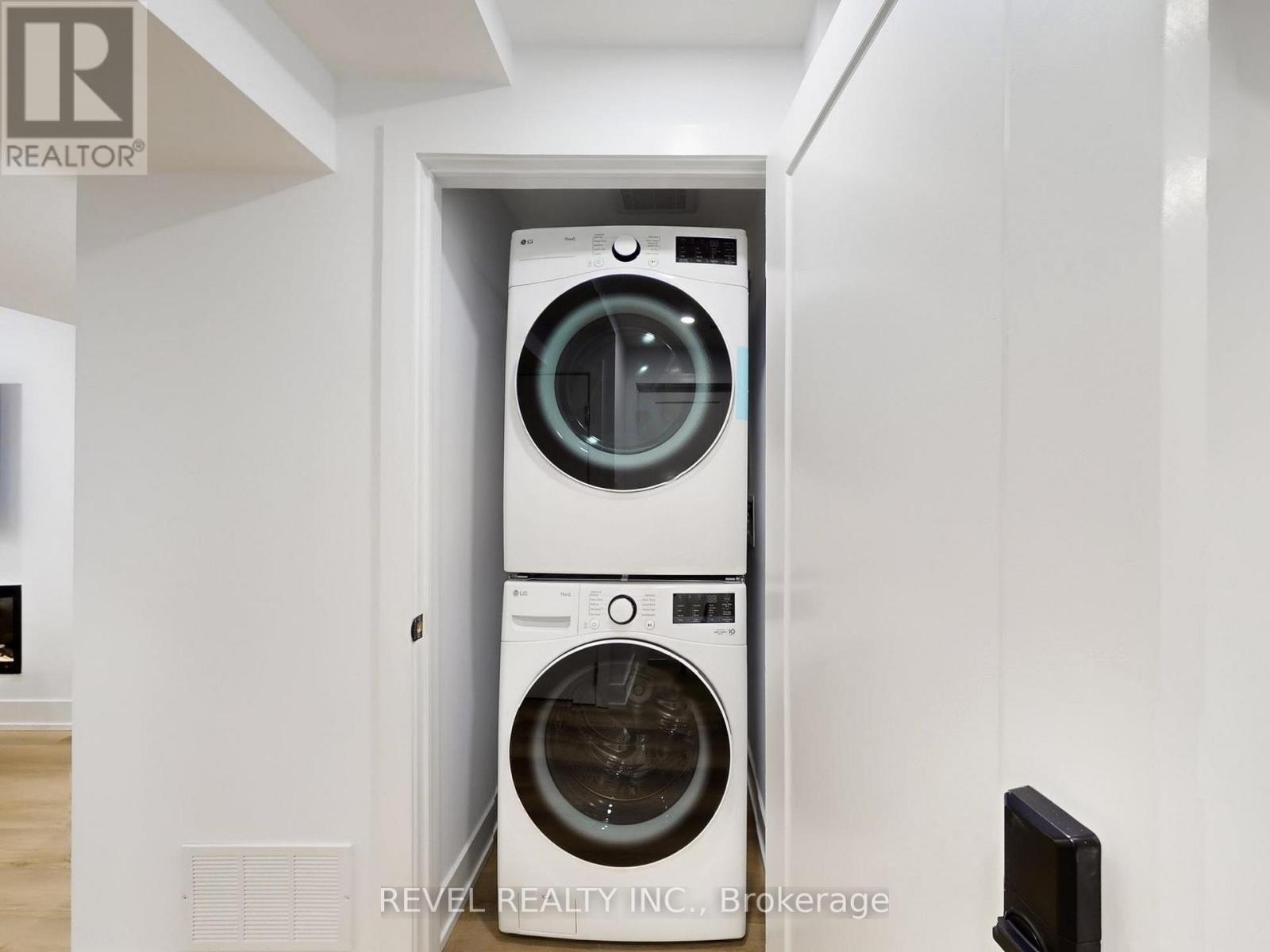 16 Schoolbridge Street, Ajax, Ontario  L1T 4Z2 - Photo 26 - E12743774