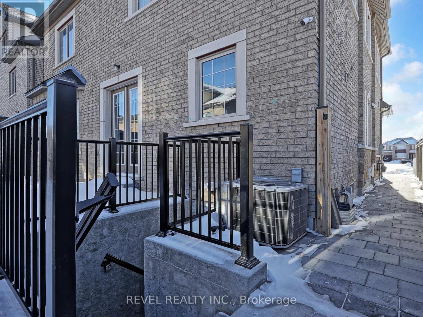 16 Schoolbridge Street, Ajax, Ontario  L1T 4Z2 - Photo 31 - E12743774