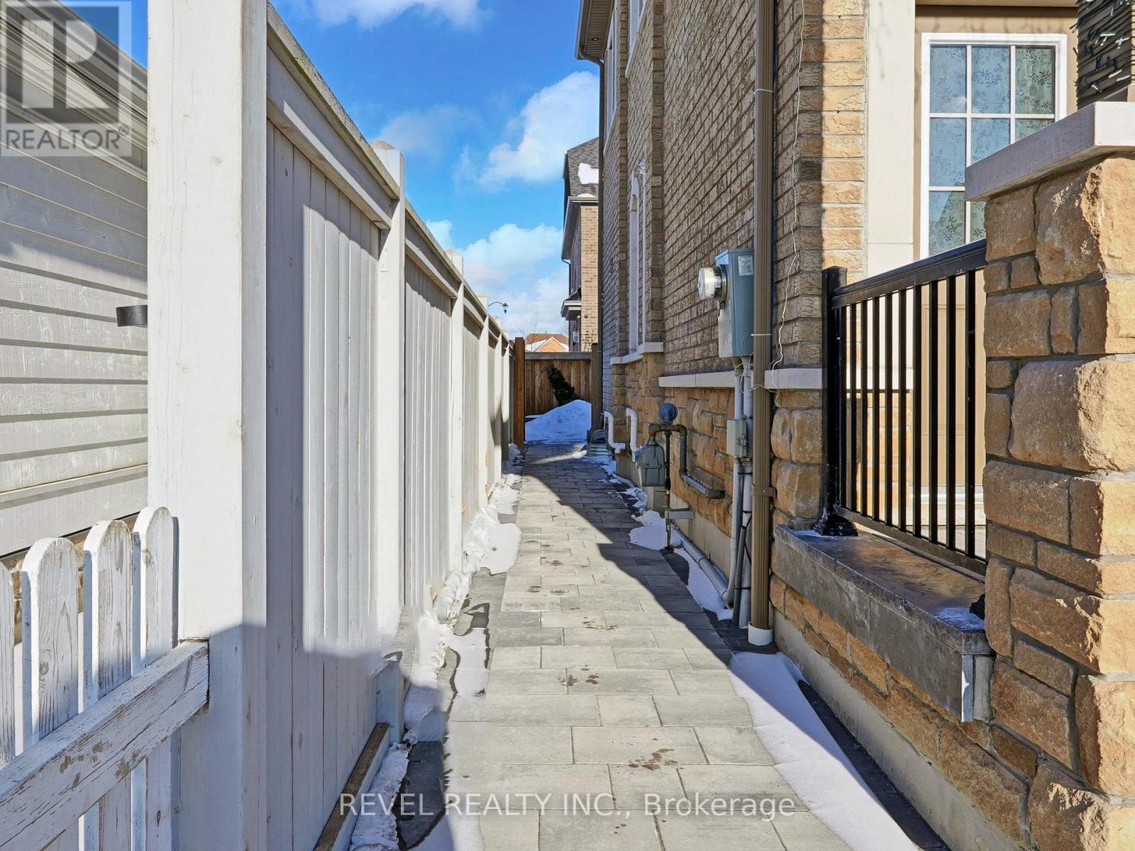 16 Schoolbridge Street, Ajax, Ontario  L1T 4Z2 - Photo 36 - E12743774