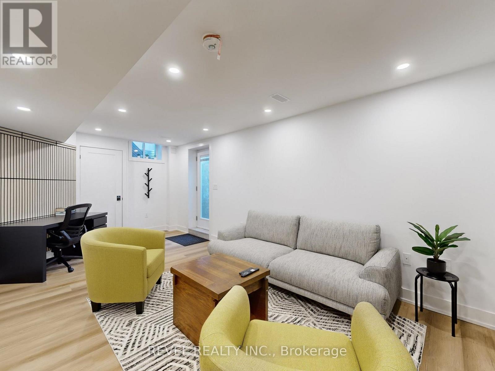 16 Schoolbridge Street, Ajax, Ontario  L1T 4Z2 - Photo 6 - E12743774