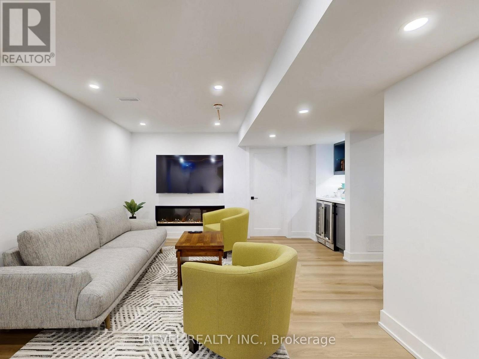 16 Schoolbridge Street, Ajax, Ontario  L1T 4Z2 - Photo 8 - E12743774