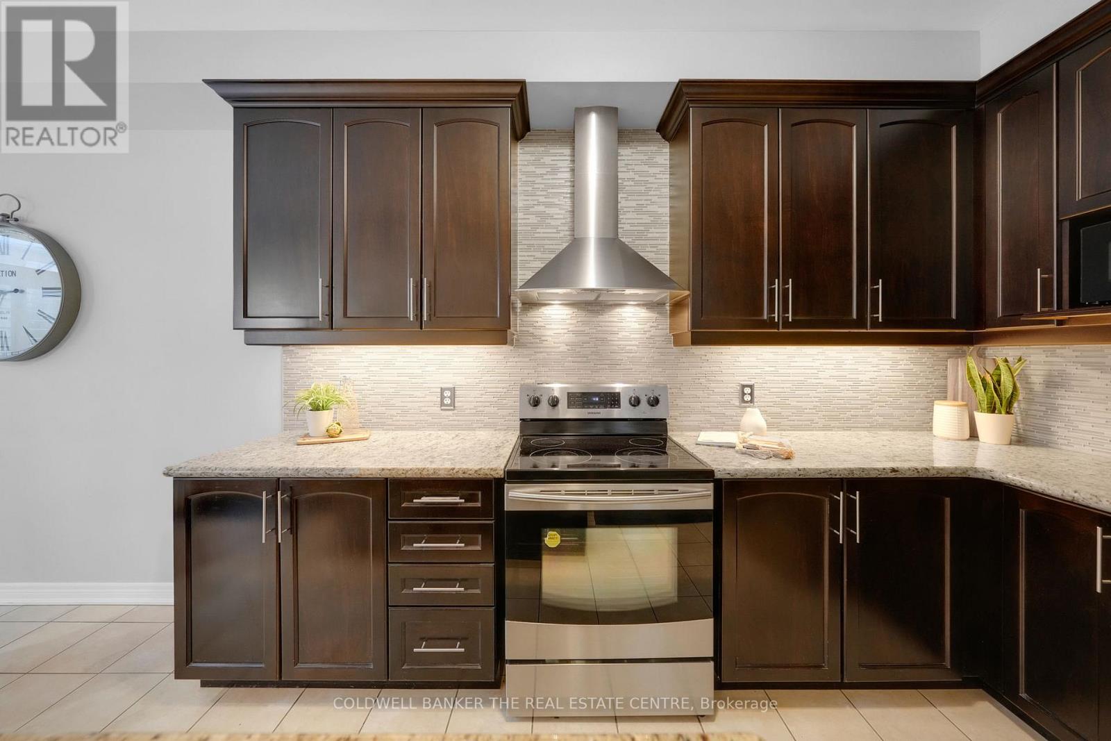 45 Gosnel Circle, Bradford West Gwillimbury (Bradford), Ontario  L3Z 2P5 - Photo 10 - N12743702