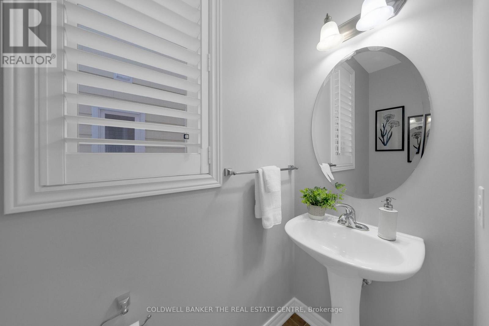 45 Gosnel Circle, Bradford West Gwillimbury (Bradford), Ontario  L3Z 2P5 - Photo 5 - N12743702