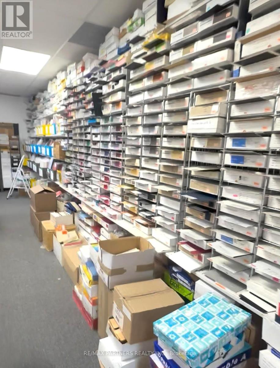 238 Hood Road, Markham, Ontario  L3R 3K8 - Photo 10 - N12743728