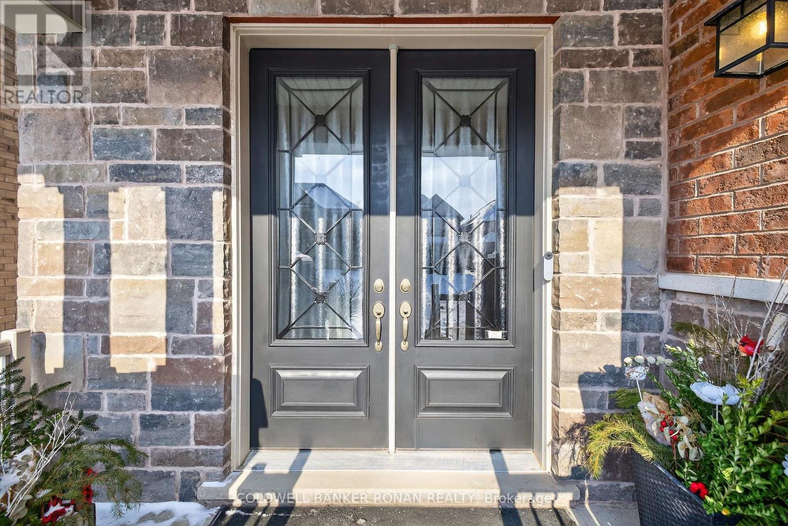 84 Holt Drive, New Tecumseth, Ontario  L9R 0H8 - Photo 3 - N12743752