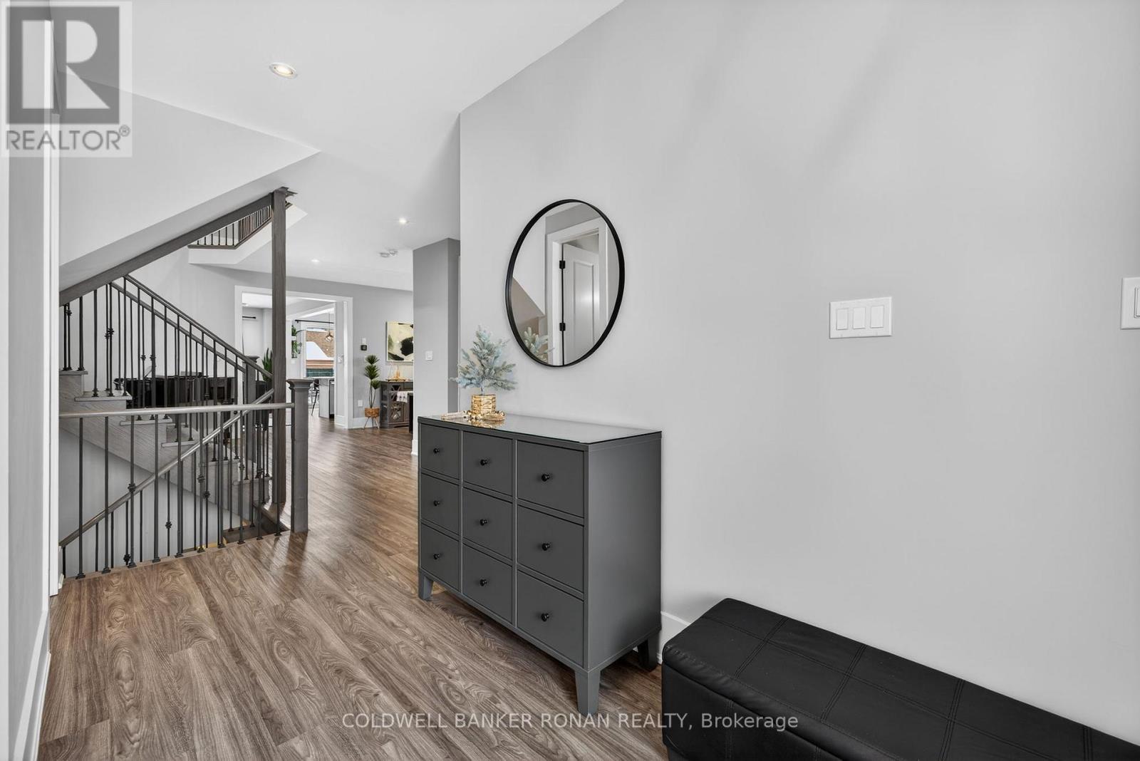 84 Holt Drive, New Tecumseth, Ontario  L9R 0H8 - Photo 5 - N12743752