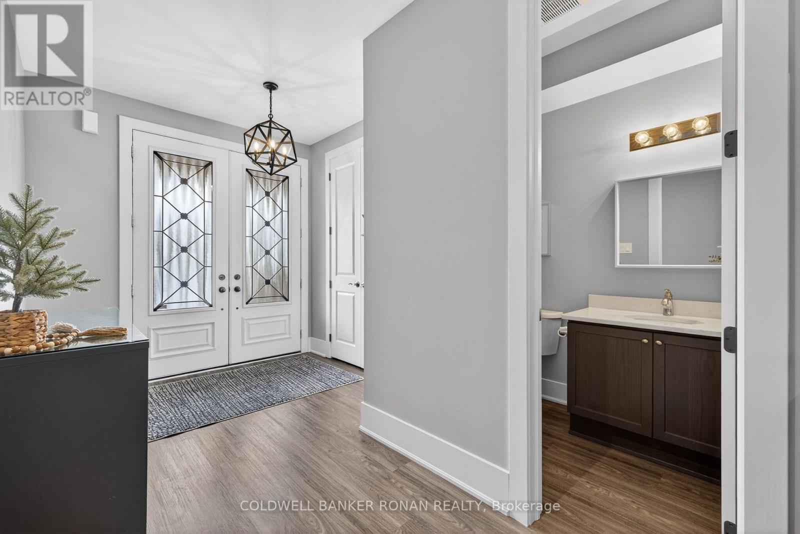 84 Holt Drive, New Tecumseth, Ontario  L9R 0H8 - Photo 6 - N12743752