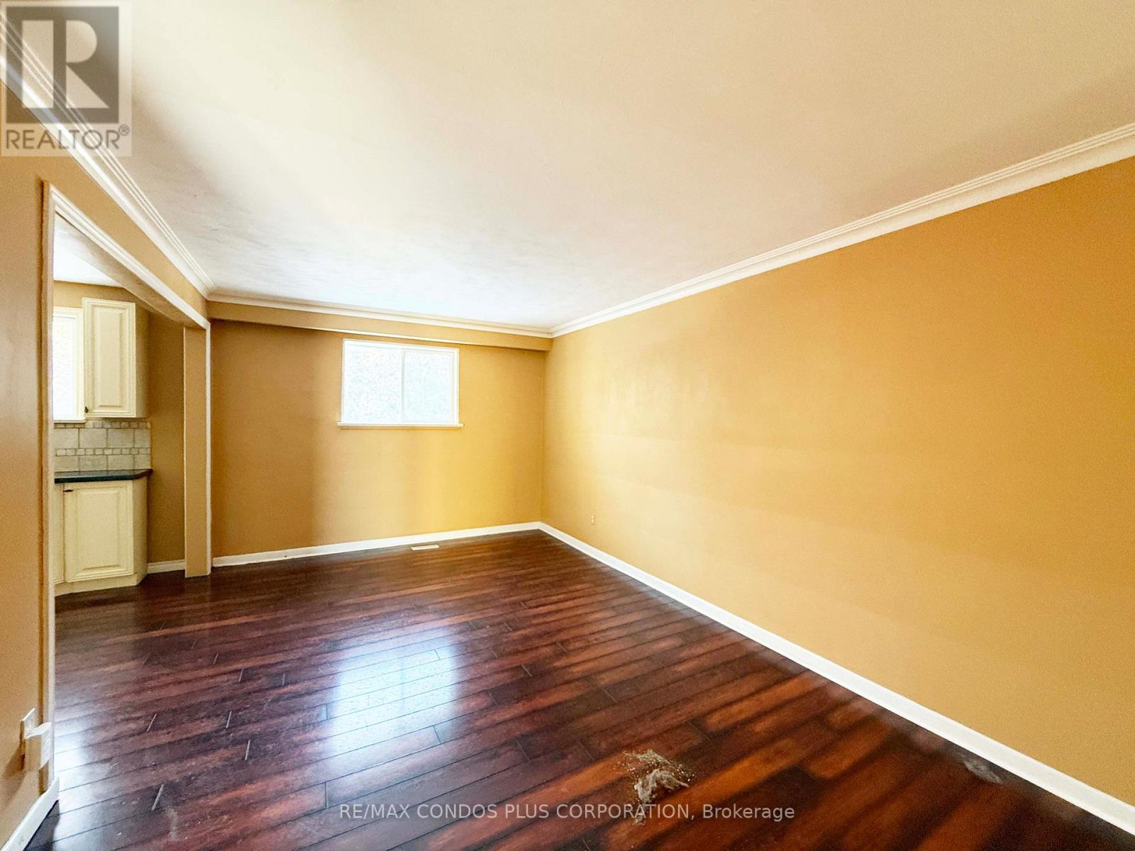 105 Park Avenue, Newmarket, Ontario  L3Y 1T6 - Photo 3 - N12743778