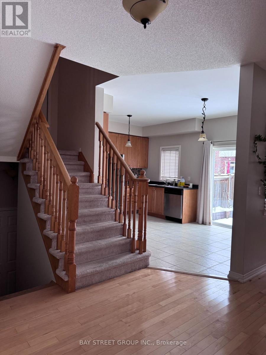 3196 Tim Dobbie Drive, Burlington, Ontario  L7M 0N4 - Photo 2 - W12557790