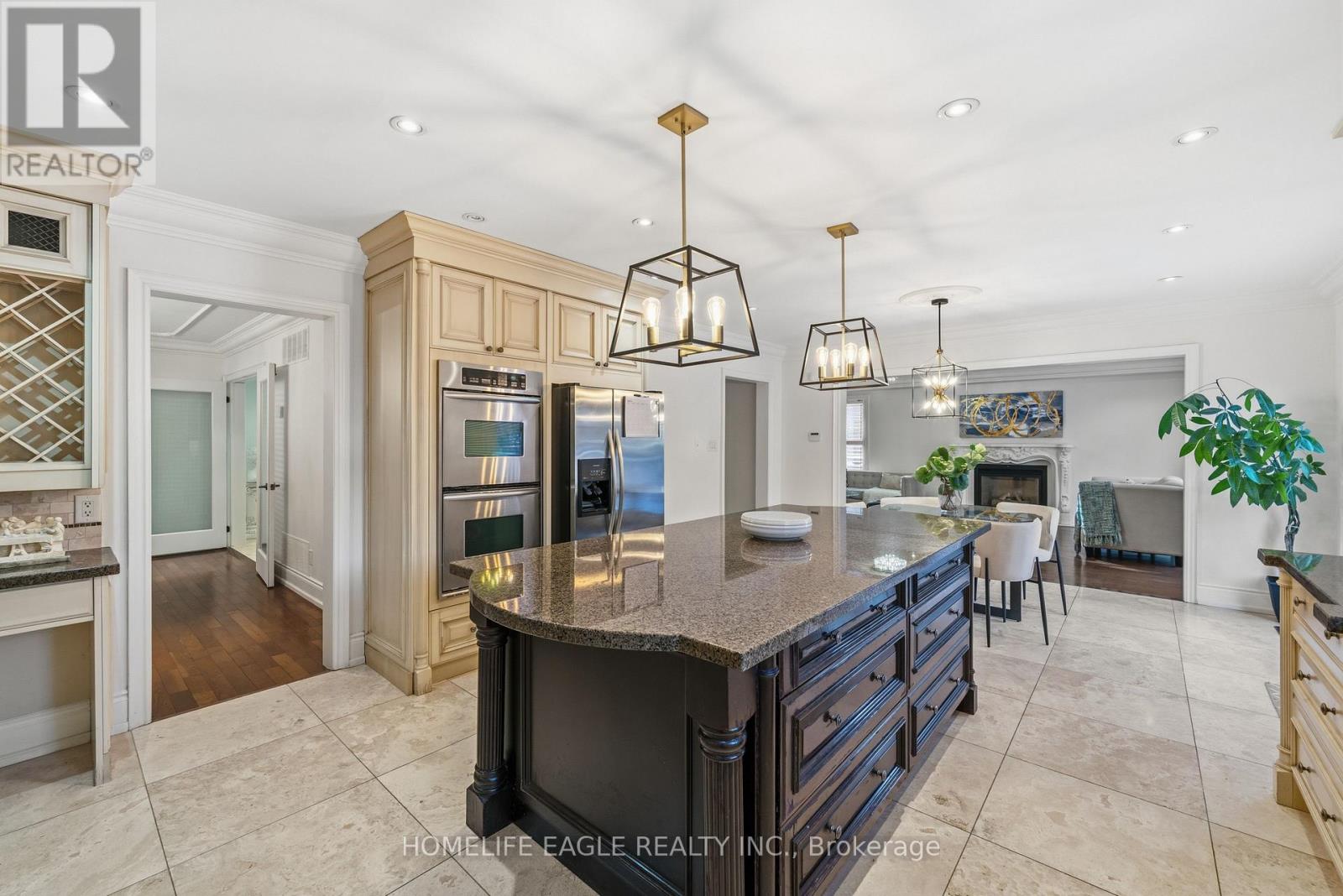 27 Dorwood Court, Vaughan, Ontario  L4L 1M9 - Photo 5 - N12743514