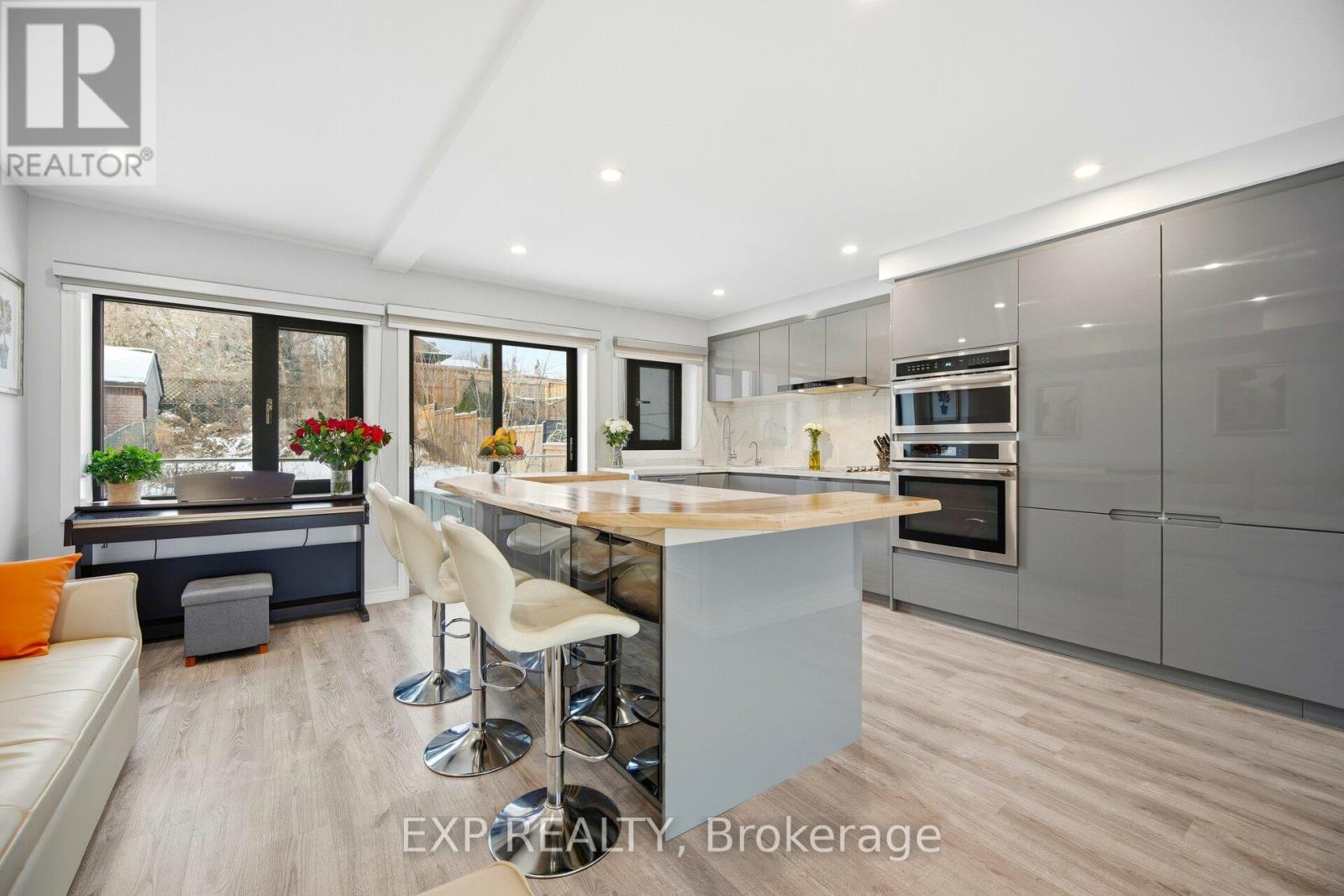 24 Chudleigh Road, Toronto, Ontario  M6E 1Y9 - Photo 15 - W12637408