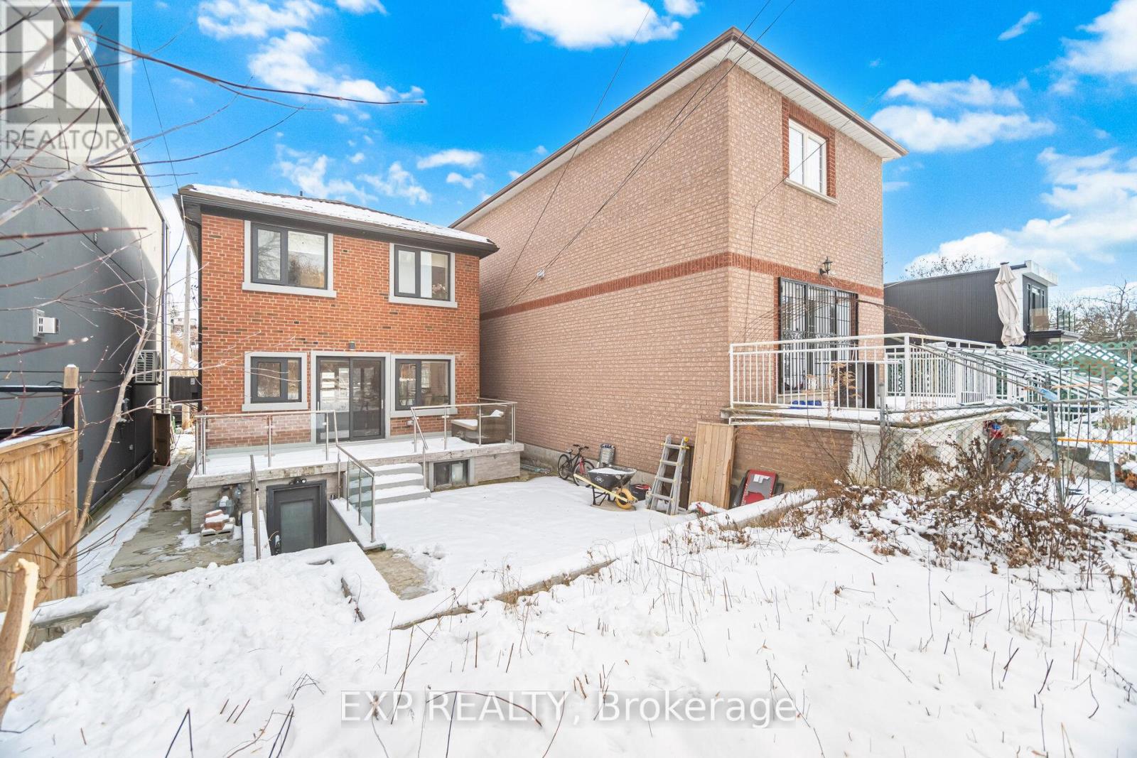 24 Chudleigh Road, Toronto, Ontario  M6E 1Y9 - Photo 44 - W12637408