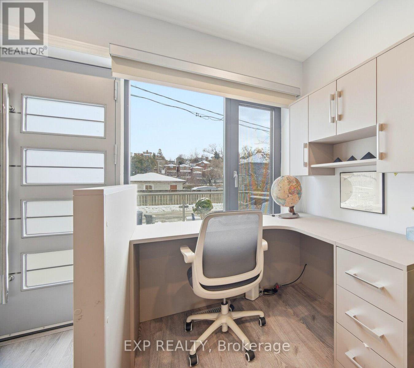 24 Chudleigh Road, Toronto, Ontario  M6E 1Y9 - Photo 9 - W12637408