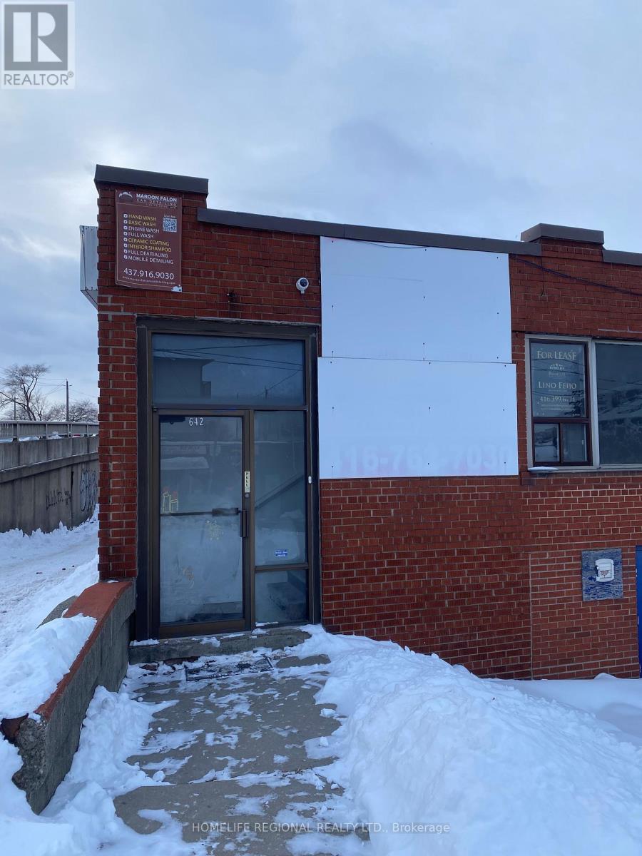 103 - 642 ROGERS ROAD, Toronto, Ontario