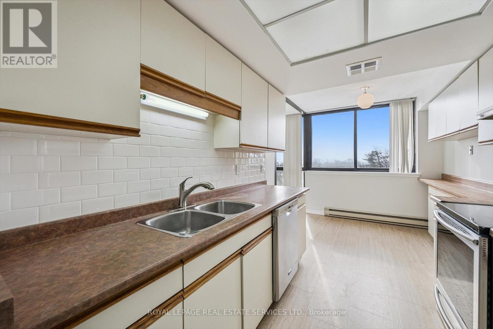 702 - 1240 Marlborough Court, Oakville, Ontario  L6H 3K7 - Photo 15 - W12743726