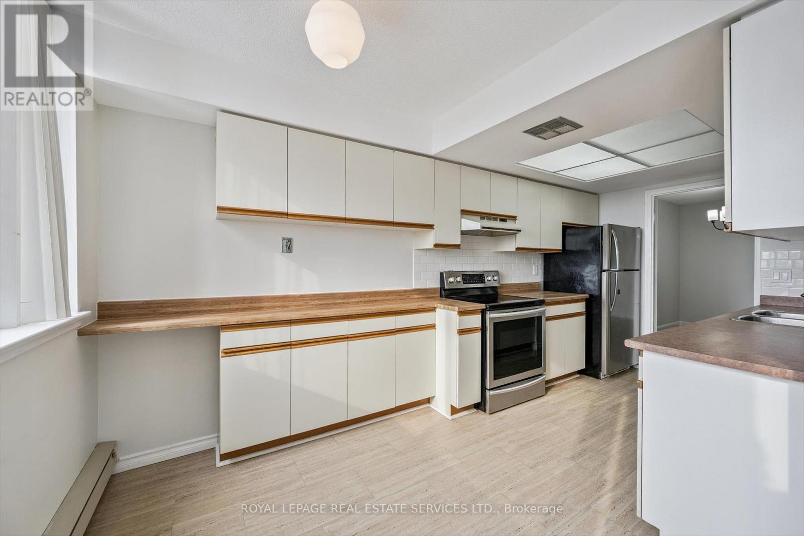 702 - 1240 Marlborough Court, Oakville, Ontario  L6H 3K7 - Photo 17 - W12743726