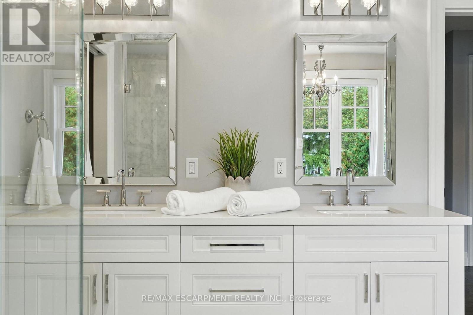 391 Patricia Drive, Burlington, Ontario  L7T 1J9 - Photo 27 - W12743734