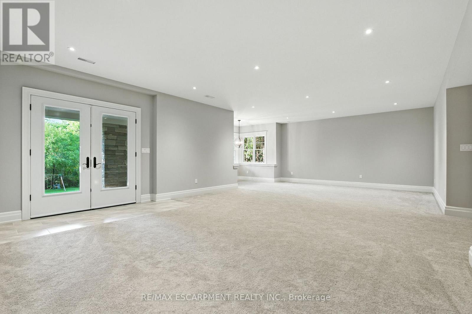 391 Patricia Drive, Burlington, Ontario  L7T 1J9 - Photo 42 - W12743734