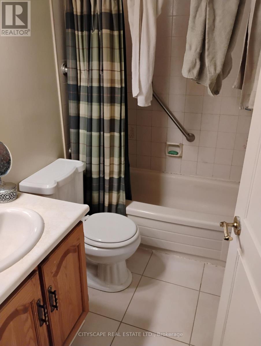 3115 Cambourne Crescent, Mississauga, Ontario  L5N 5E8 - Photo 6 - W12743748