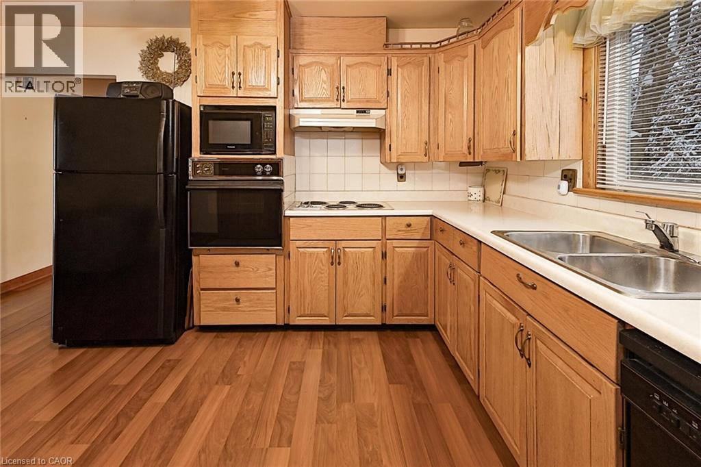 670 Elm Avenue N, Listowel, Ontario  N4W 3G2 - Photo 15 - 40790538