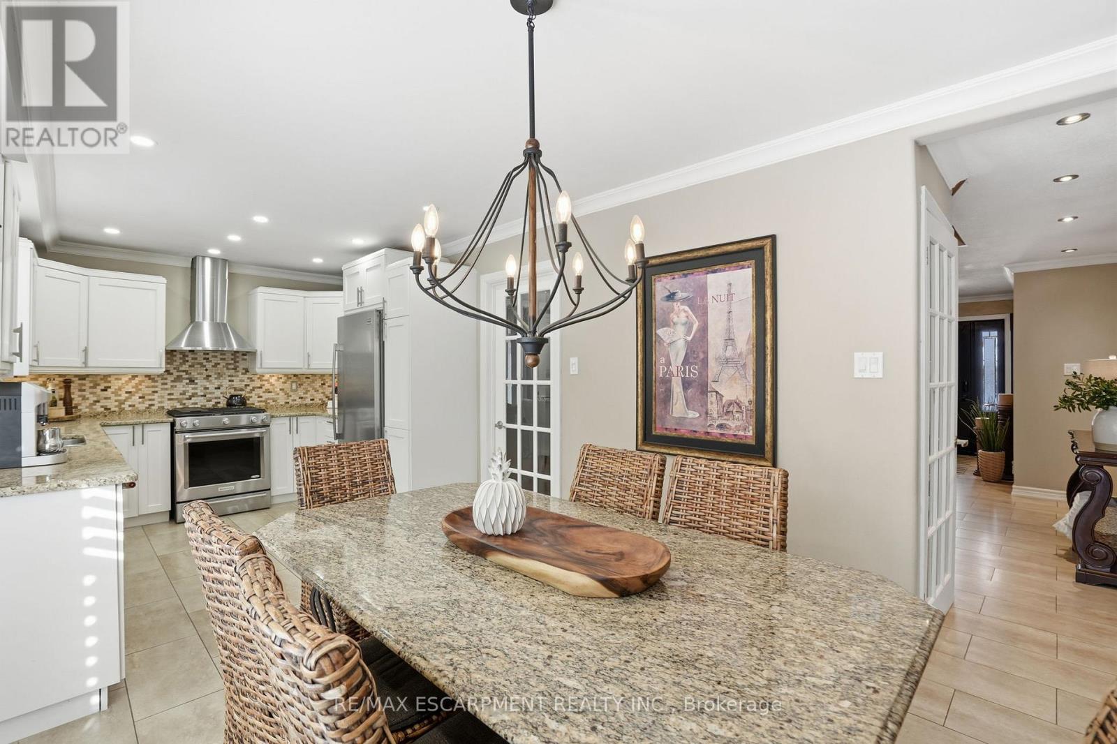 9 Stone Gate Drive, Grimsby, Ontario  L3M 5C6 - Photo 11 - X12743740